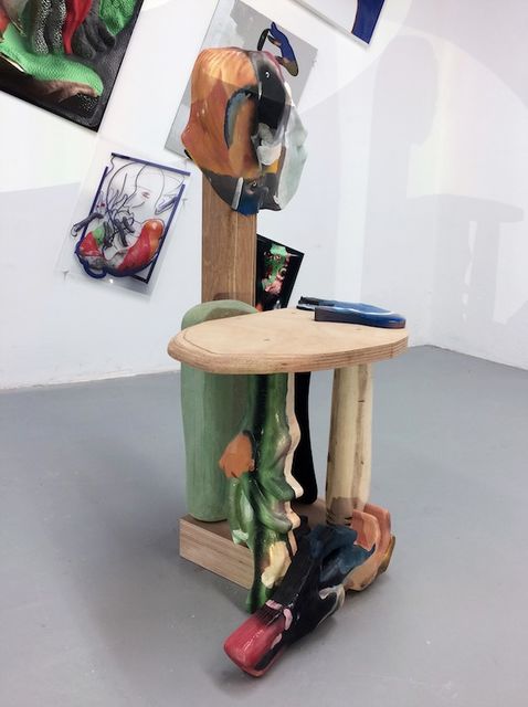 Kévin Bray, Wooden sculpture, It welcomes anyone, 2018