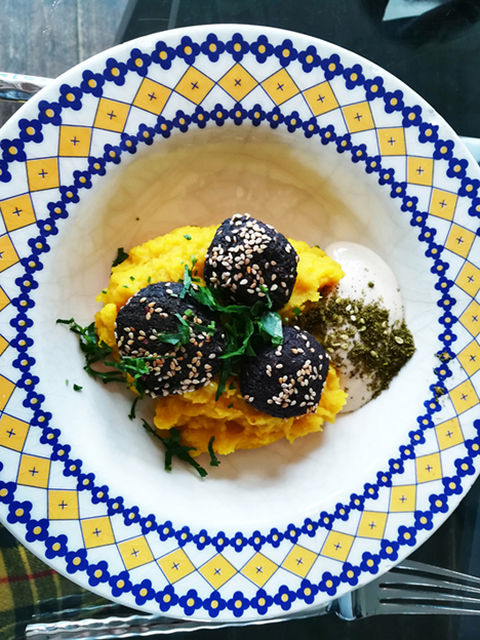 The choices of  Josefin Arnell, Yellow celeriac smash and black charcoal balls (vegan stamppot), - Im currently eating -, 