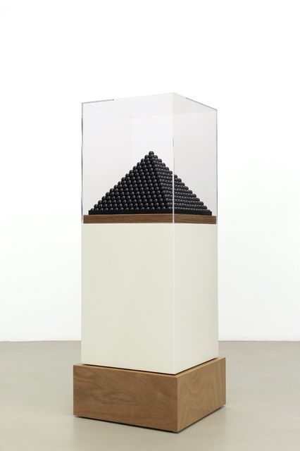 Thomas Raat, Black marbles, painted and oiled wood, acrylic dust cover,, Construction, 2022
